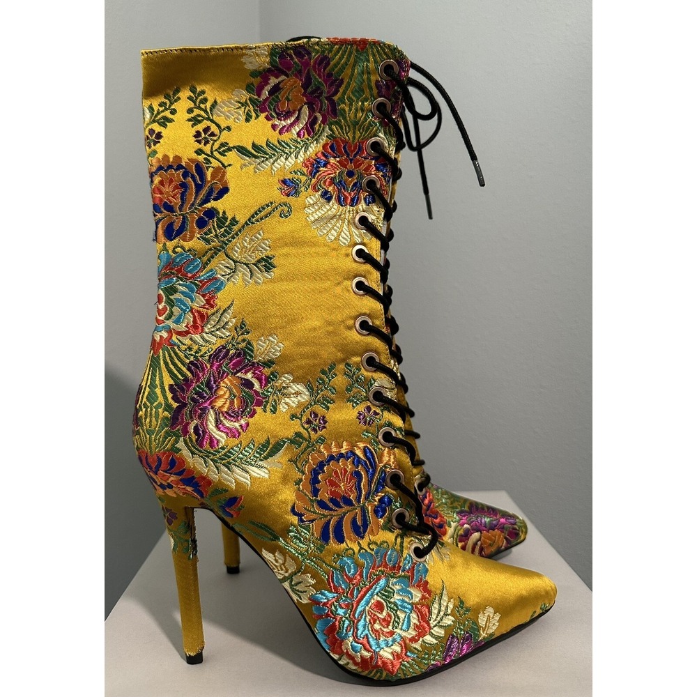 Anne Michelle Women's Embroidered Yellow Gold Floral Satin Boots Size 6.5 NEW - Picture 1 of 8